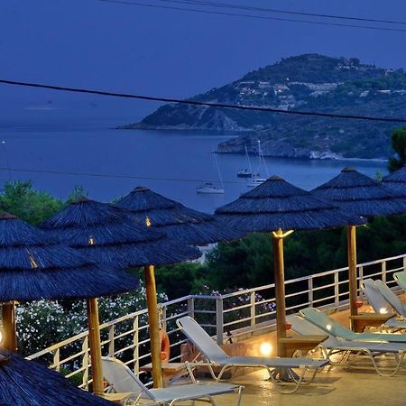 Hotel Magda Agia Marina  Buitenkant foto
