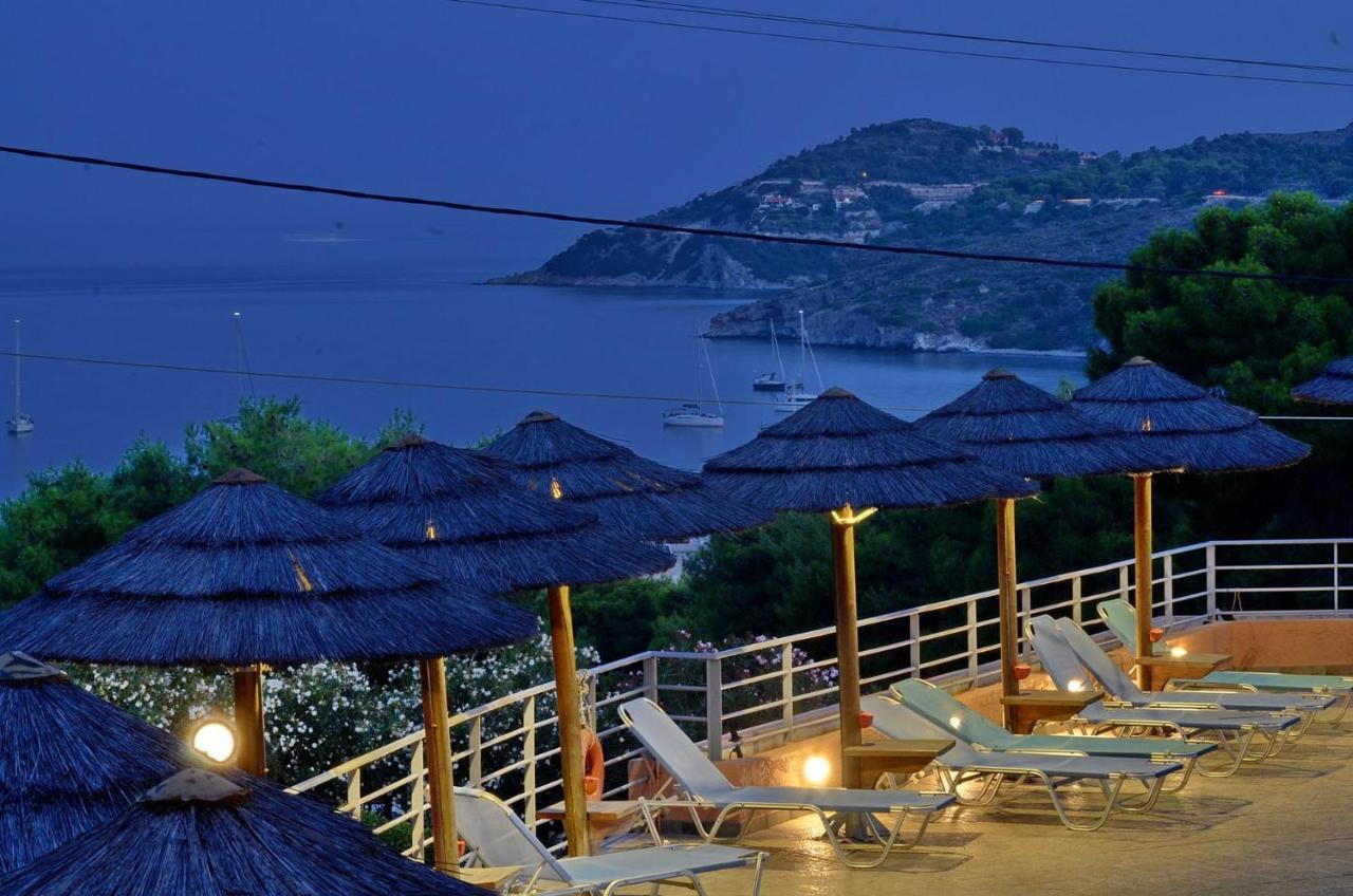 Hotel Magda Agia Marina  Buitenkant foto