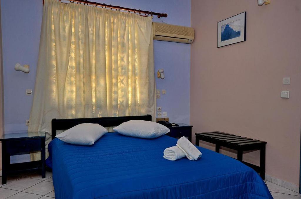 Hotel Magda Agia Marina  Buitenkant foto