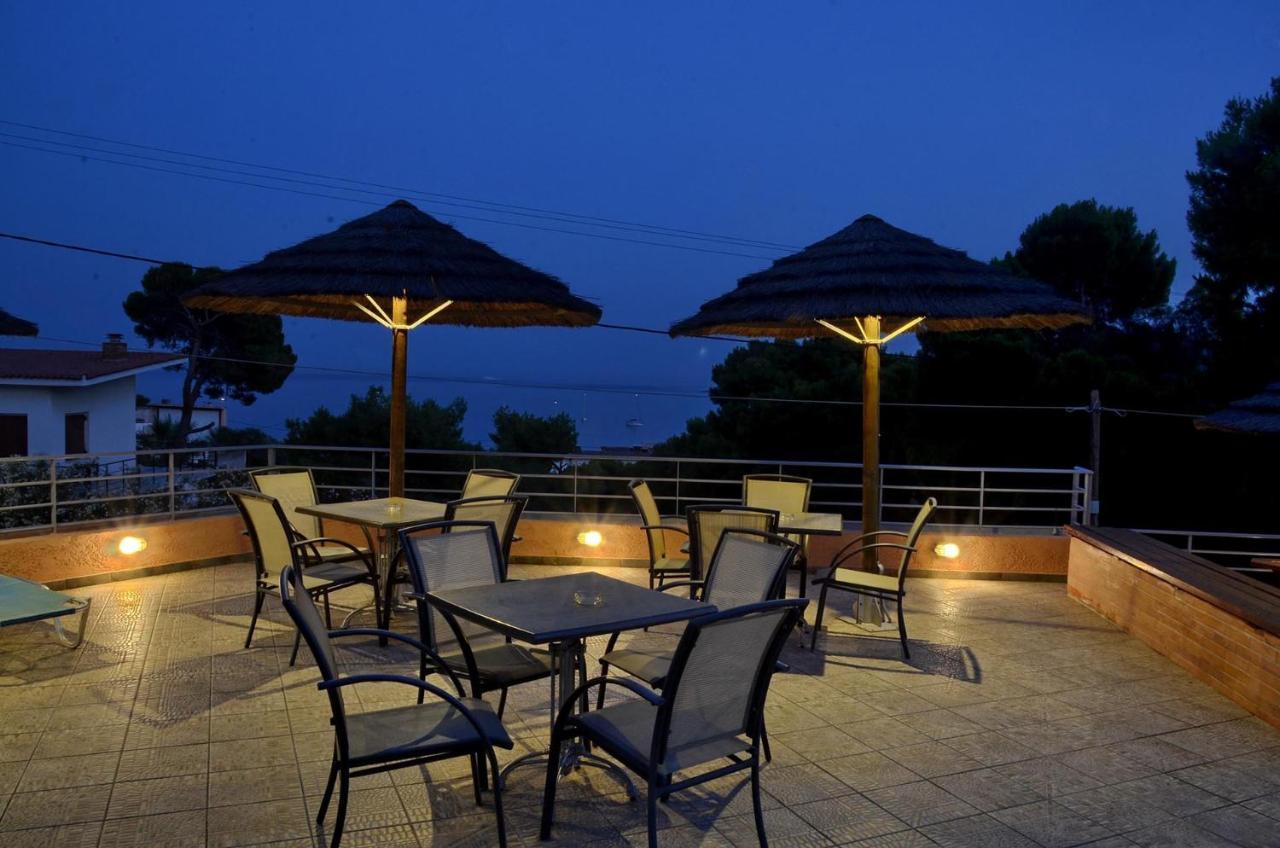 Hotel Magda Agia Marina  Buitenkant foto