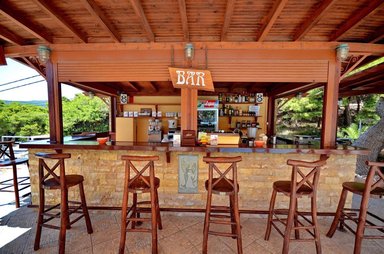 Hotel Magda Agia Marina  Buitenkant foto