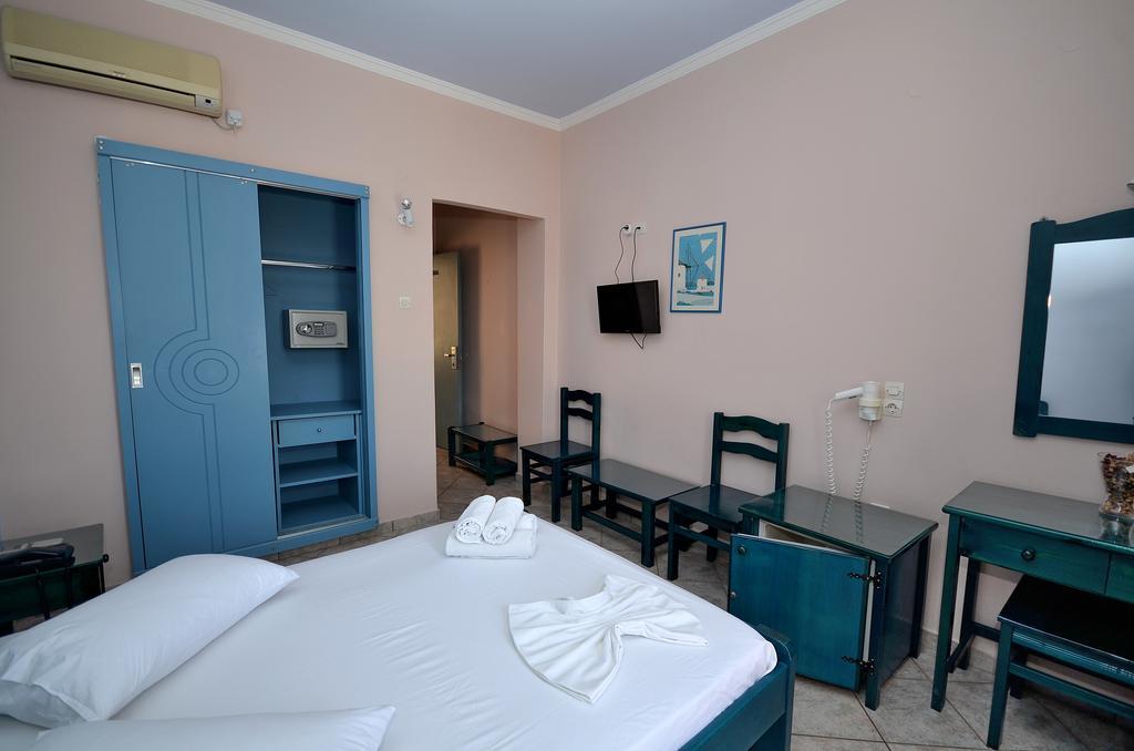 Hotel Magda Agia Marina  Buitenkant foto