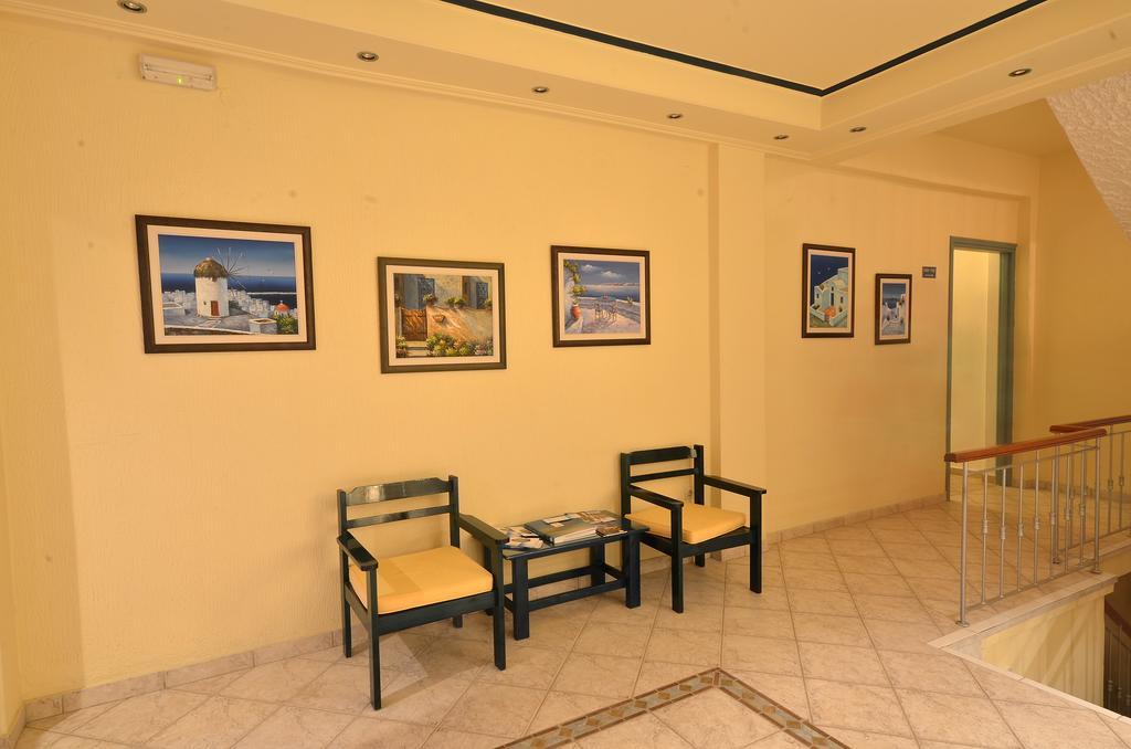 Hotel Magda Agia Marina  Buitenkant foto