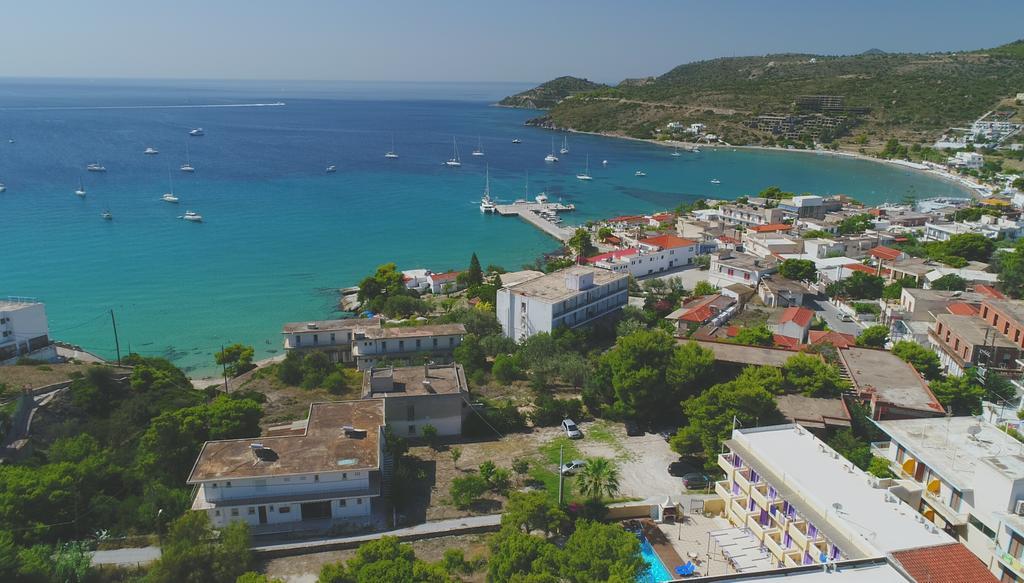 Hotel Magda Agia Marina  Buitenkant foto